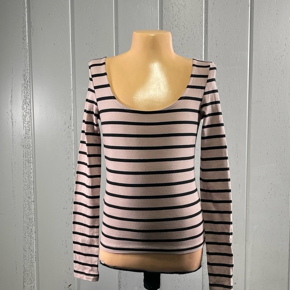 * Charlotte Russe Junior’s Striped Round Neck Shirt Sz XS - Picture 1 of 11